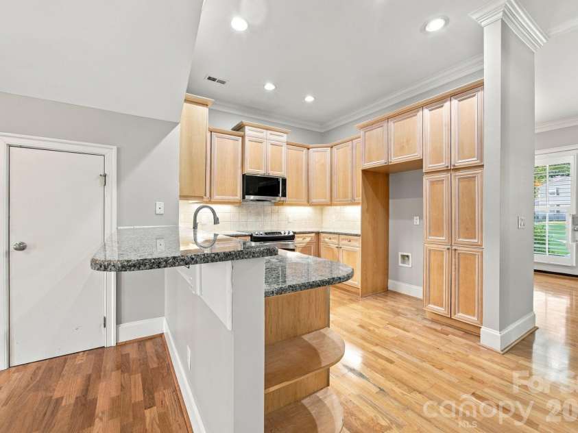 3504 Winslow Green Drive, Charlotte, NC 28210.  MLS# CAR4423017, YatesRealty ID 50631. 