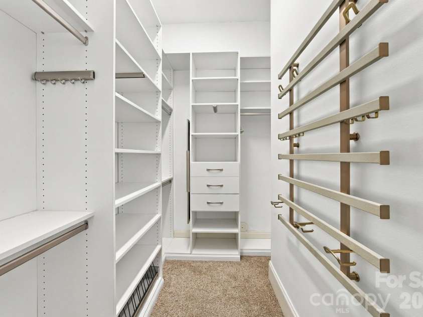 3504 Winslow Green Drive, Charlotte, NC 28210.  MLS# CAR4423017, YatesRealty ID 50631. 