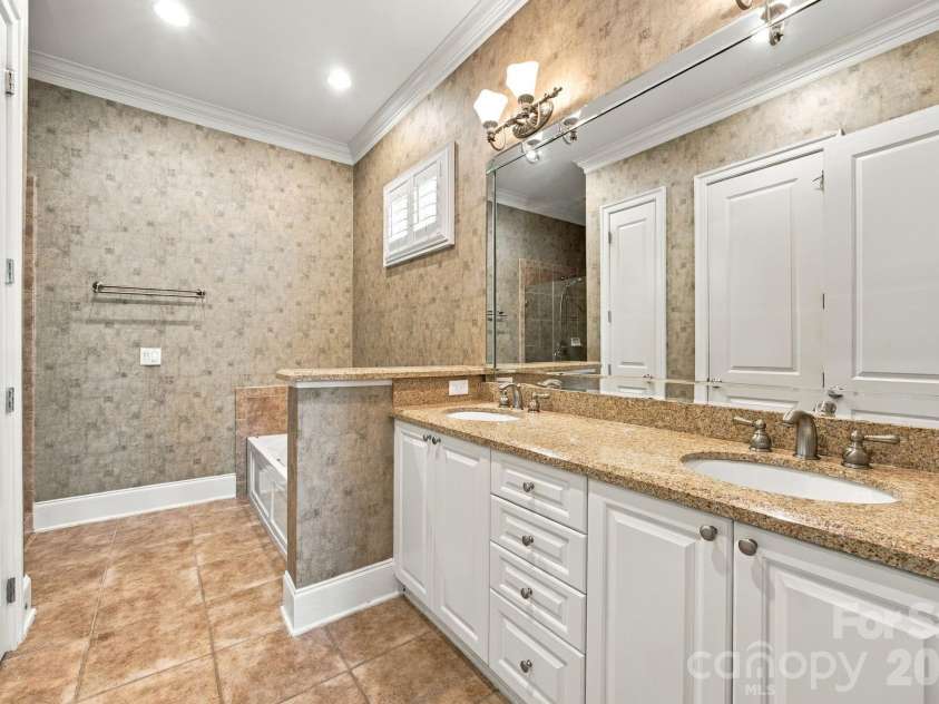3504 Winslow Green Drive, Charlotte, NC 28210.  MLS# CAR4423017, YatesRealty ID 50631. 