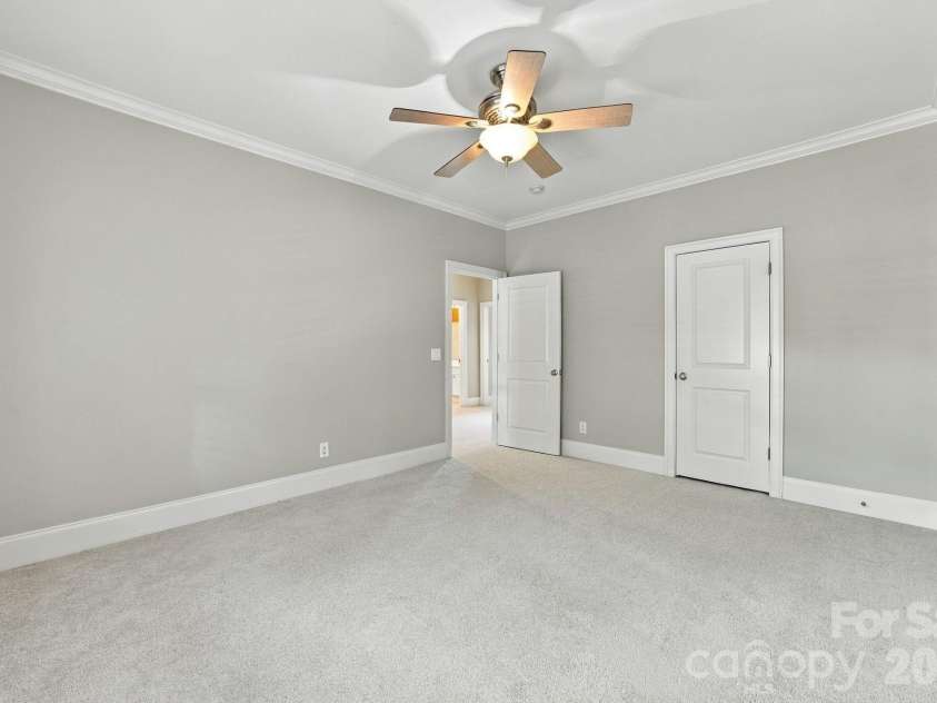 3504 Winslow Green Drive, Charlotte, NC 28210.  MLS# CAR4423017, YatesRealty ID 50631. 