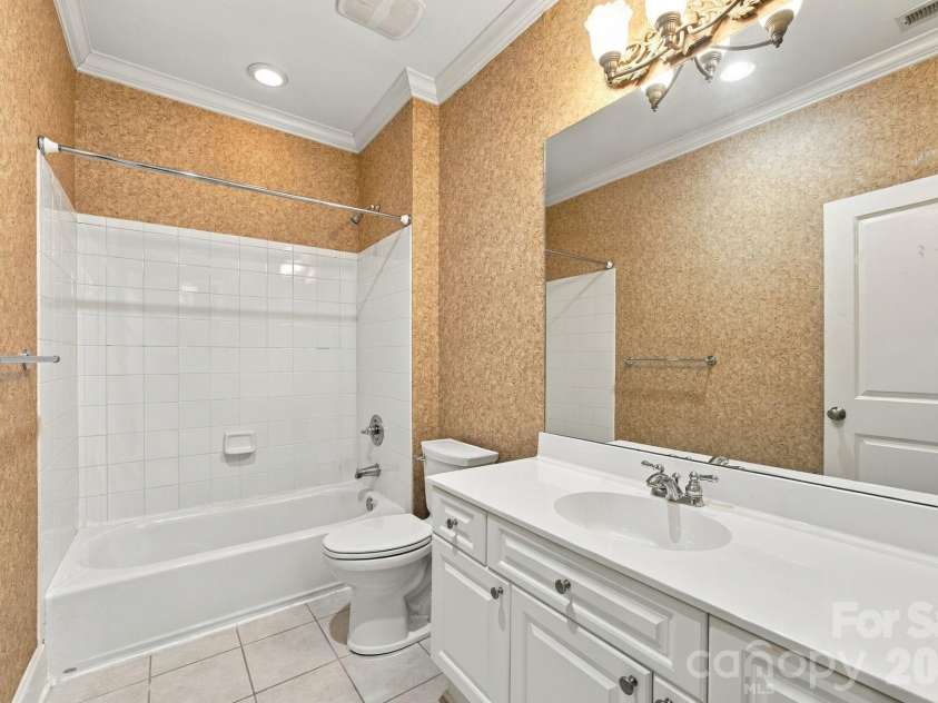 3504 Winslow Green Drive, Charlotte, NC 28210.  MLS# CAR4423017, YatesRealty ID 50631. 