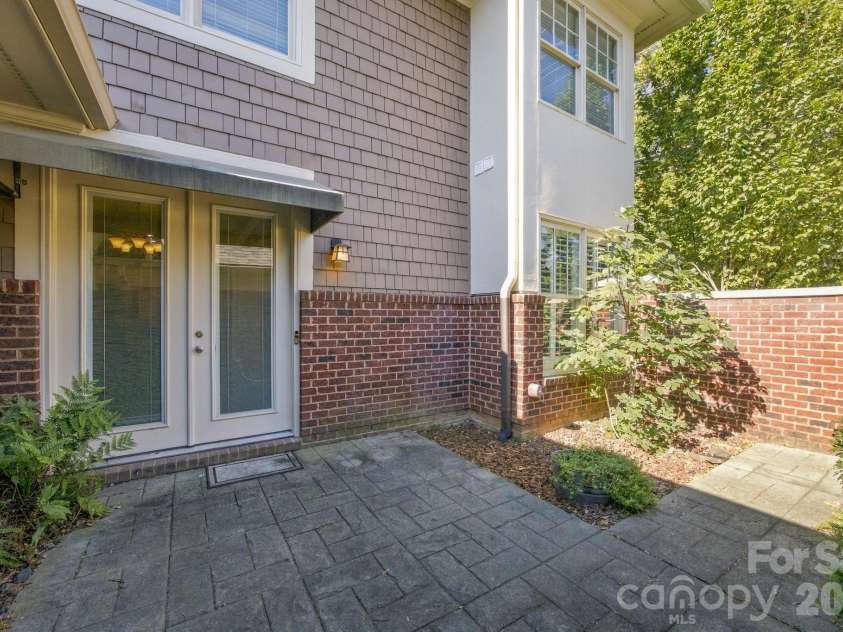 3504 Winslow Green Drive, Charlotte, NC 28210.  MLS# CAR4423017, YatesRealty ID 50631. 