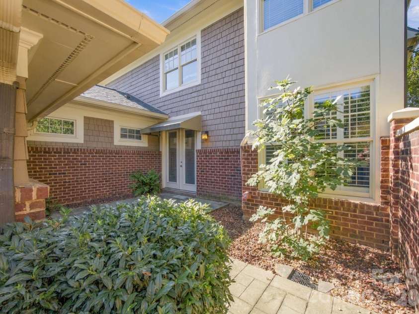 3504 Winslow Green Drive, Charlotte, NC 28210.  MLS# CAR4423017, YatesRealty ID 50631. 