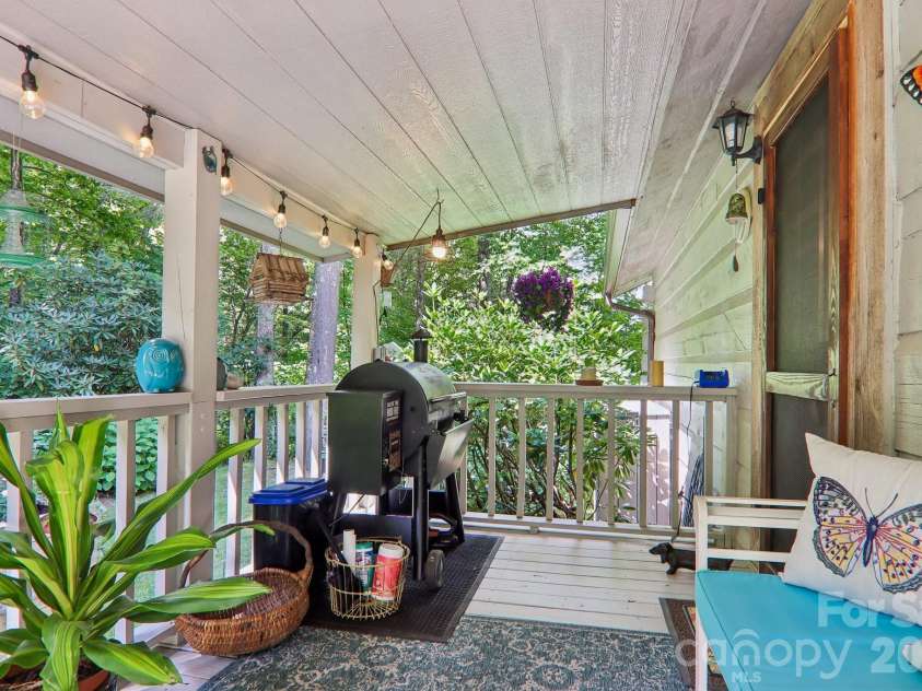 782 Setzer Cove Road, Maggie Valley, NC 28751.  MLS# CAR4421807, YatesRealty ID 50632. 