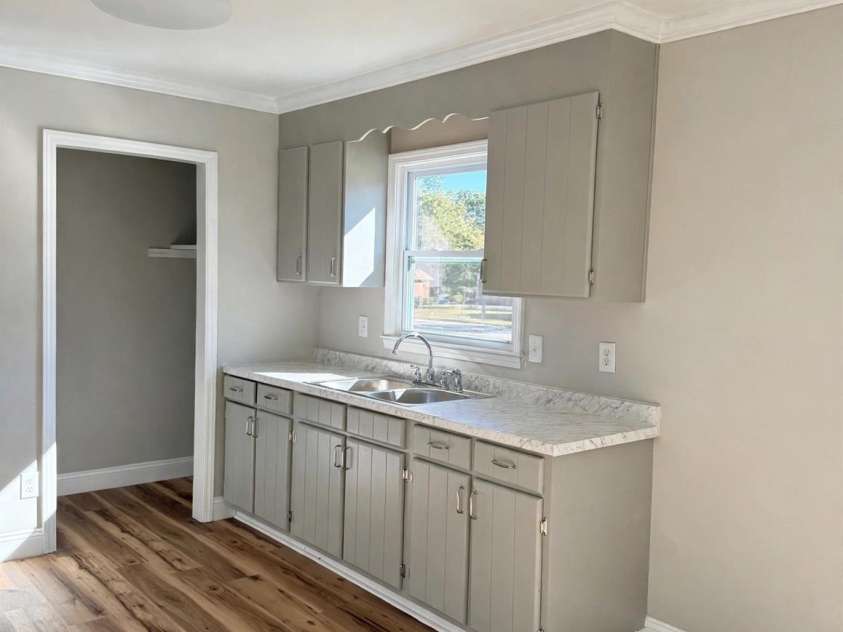 606 Creekridge Road, Monroe, NC 28110.  MLS# CAR4424158, YatesRealty ID 50633. Kitchen