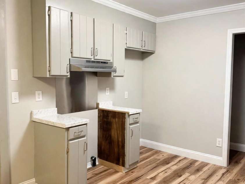 606 Creekridge Road, Monroe, NC 28110.  MLS# CAR4424158, YatesRealty ID 50633. Kitchen