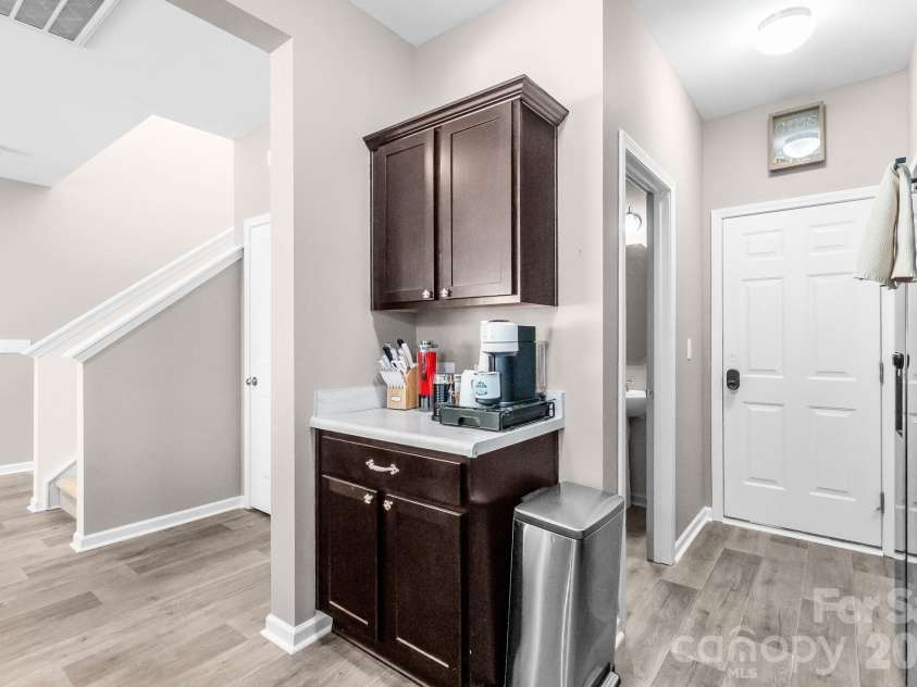 525 Newfound Hollow Drive, Charlotte, NC 28214.  MLS# CAR4421170, YatesRealty ID 50634. 