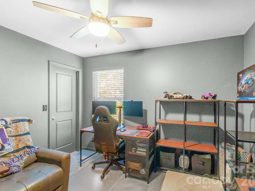 525 Newfound Hollow Drive, Charlotte, NC 28214.  MLS# CAR4421170, YatesRealty ID 50634. 