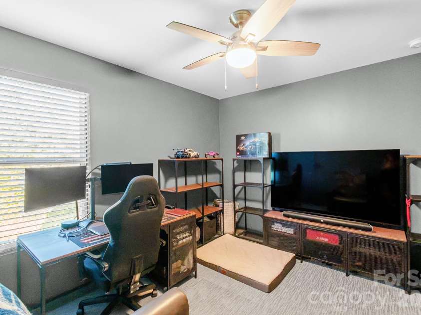 525 Newfound Hollow Drive, Charlotte, NC 28214.  MLS# CAR4421170, YatesRealty ID 50634. 