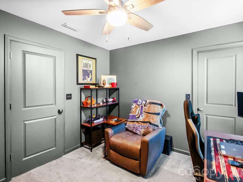 525 Newfound Hollow Drive, Charlotte, NC 28214.  MLS# CAR4421170, YatesRealty ID 50634. 