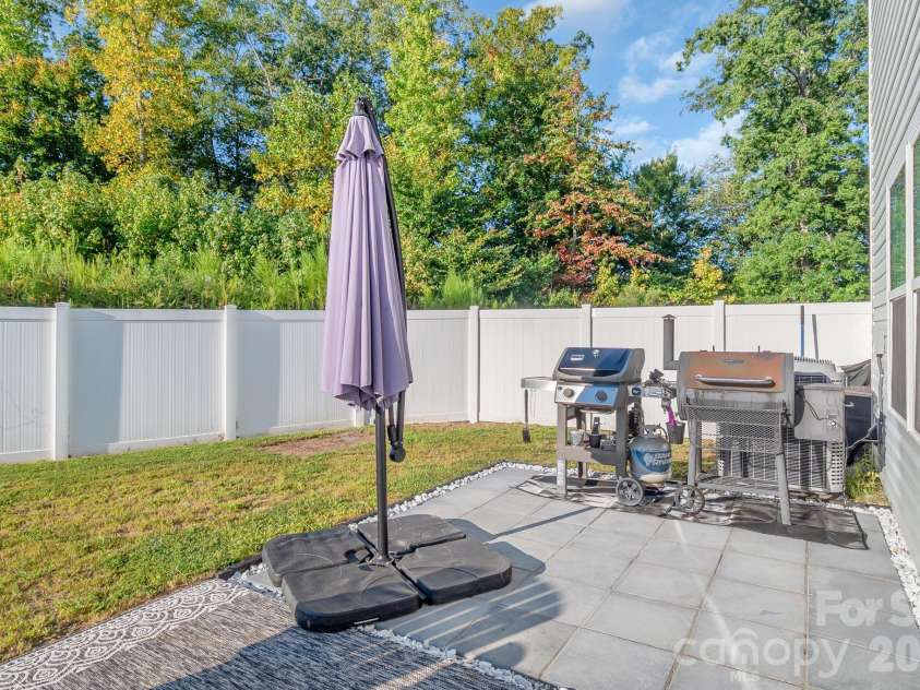 525 Newfound Hollow Drive, Charlotte, NC 28214.  MLS# CAR4421170, YatesRealty ID 50634. 