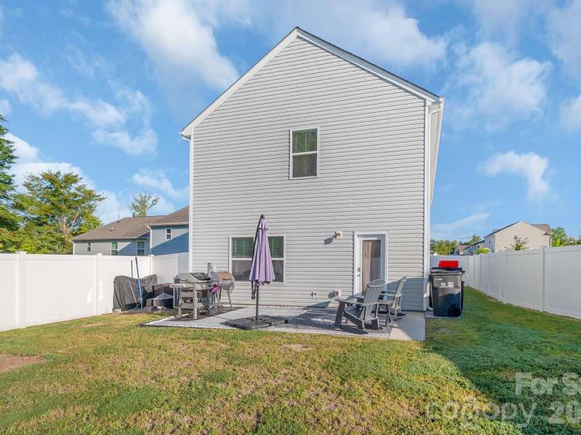 525 Newfound Hollow Drive, Charlotte, NC 28214.  MLS# CAR4421170, YatesRealty ID 50634. 