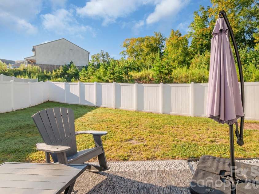 525 Newfound Hollow Drive, Charlotte, NC 28214.  MLS# CAR4421170, YatesRealty ID 50634. 