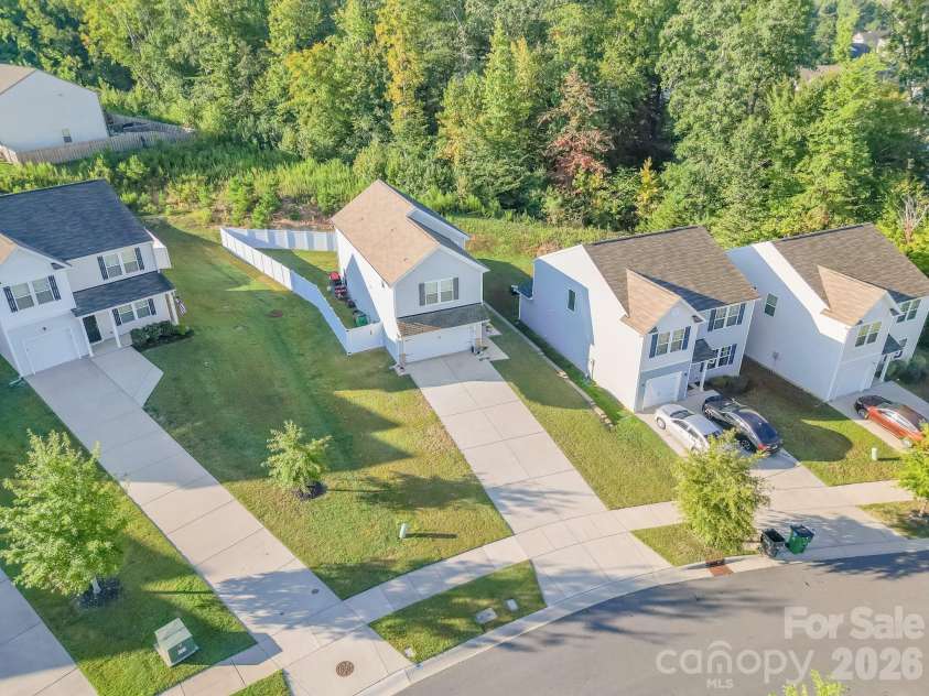 525 Newfound Hollow Drive, Charlotte, NC 28214.  MLS# CAR4421170, YatesRealty ID 50634. 