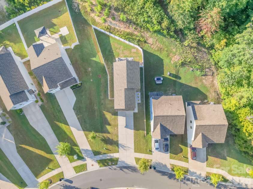 525 Newfound Hollow Drive, Charlotte, NC 28214.  MLS# CAR4421170, YatesRealty ID 50634. 