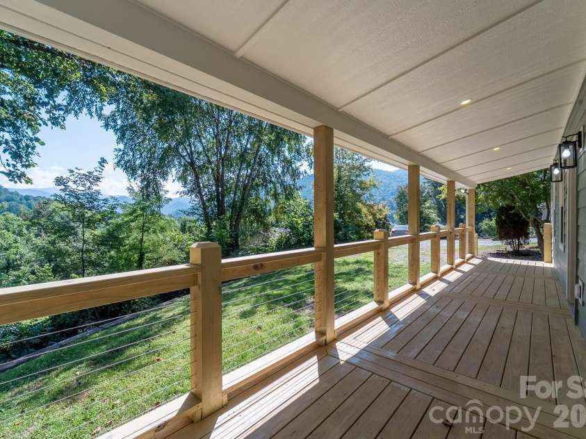 186 Sylvan Heights Drive, Sylva, NC 28773.  MLS# CAR4421307, YatesRealty ID 50635. 