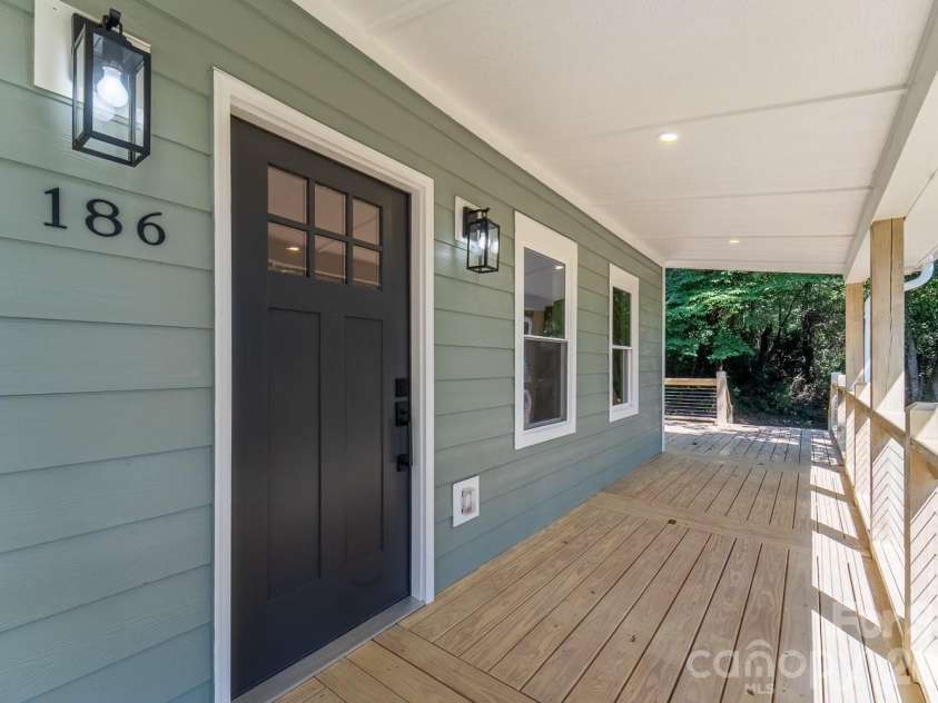186 Sylvan Heights Drive, Sylva, NC 28773.  MLS# CAR4421307, YatesRealty ID 50635. 