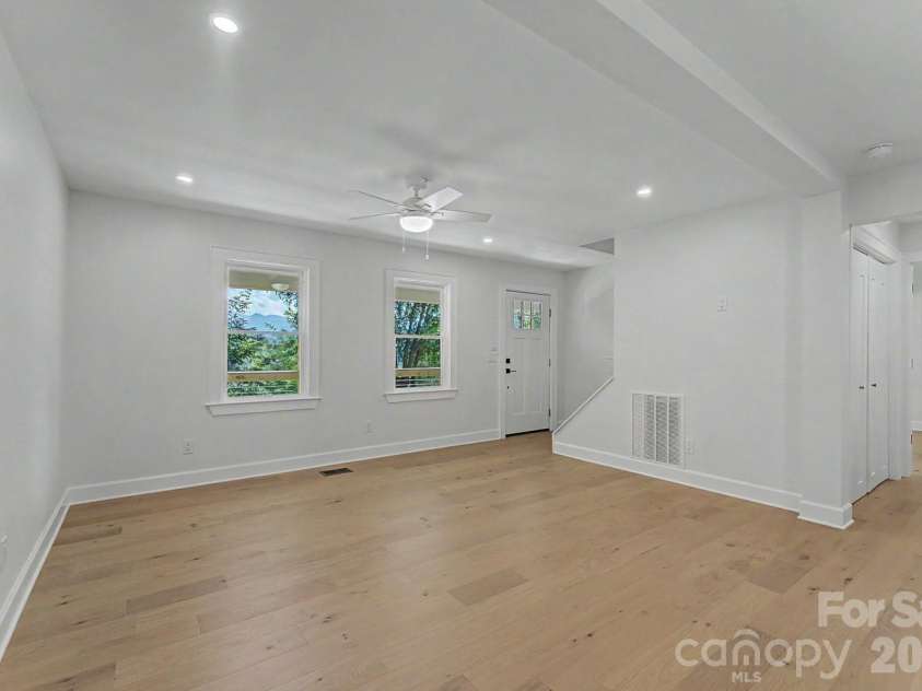 186 Sylvan Heights Drive, Sylva, NC 28773.  MLS# CAR4421307, YatesRealty ID 50635. 