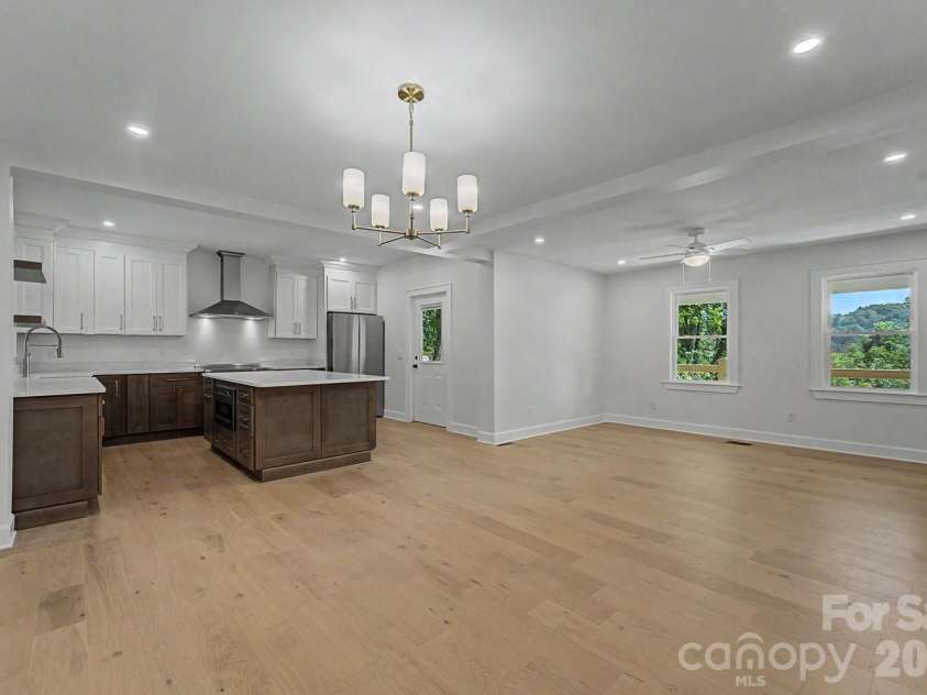 186 Sylvan Heights Drive, Sylva, NC 28773.  MLS# CAR4421307, YatesRealty ID 50635. 
