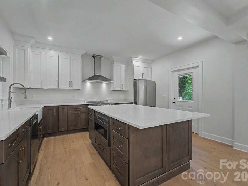 186 Sylvan Heights Drive, Sylva, NC 28773.  MLS# CAR4421307, YatesRealty ID 50635. 