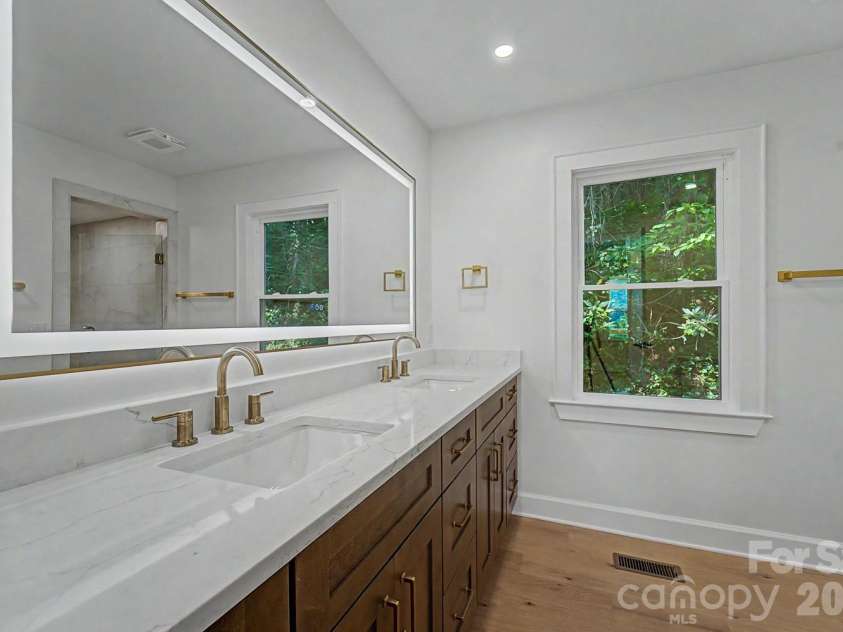 186 Sylvan Heights Drive, Sylva, NC 28773.  MLS# CAR4421307, YatesRealty ID 50635. 