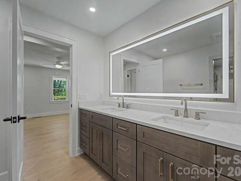 186 Sylvan Heights Drive, Sylva, NC 28773.  MLS# CAR4421307, YatesRealty ID 50635. 