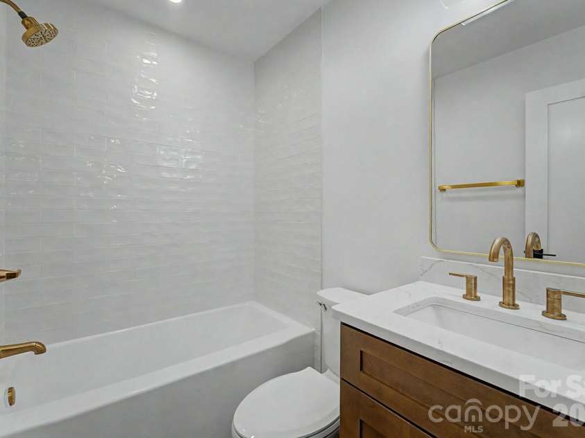186 Sylvan Heights Drive, Sylva, NC 28773.  MLS# CAR4421307, YatesRealty ID 50635. 