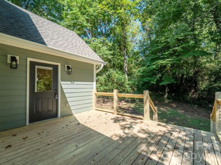 186 Sylvan Heights Drive, Sylva, NC 28773.  MLS# CAR4421307, YatesRealty ID 50635. 