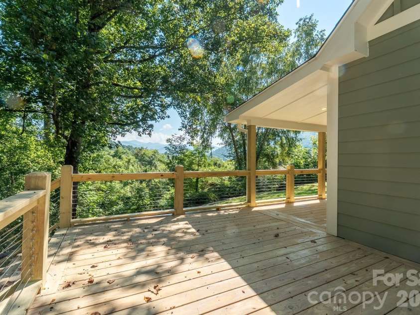 186 Sylvan Heights Drive, Sylva, NC 28773.  MLS# CAR4421307, YatesRealty ID 50635. 
