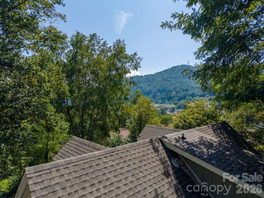 186 Sylvan Heights Drive, Sylva, NC 28773.  MLS# CAR4421307, YatesRealty ID 50635. 