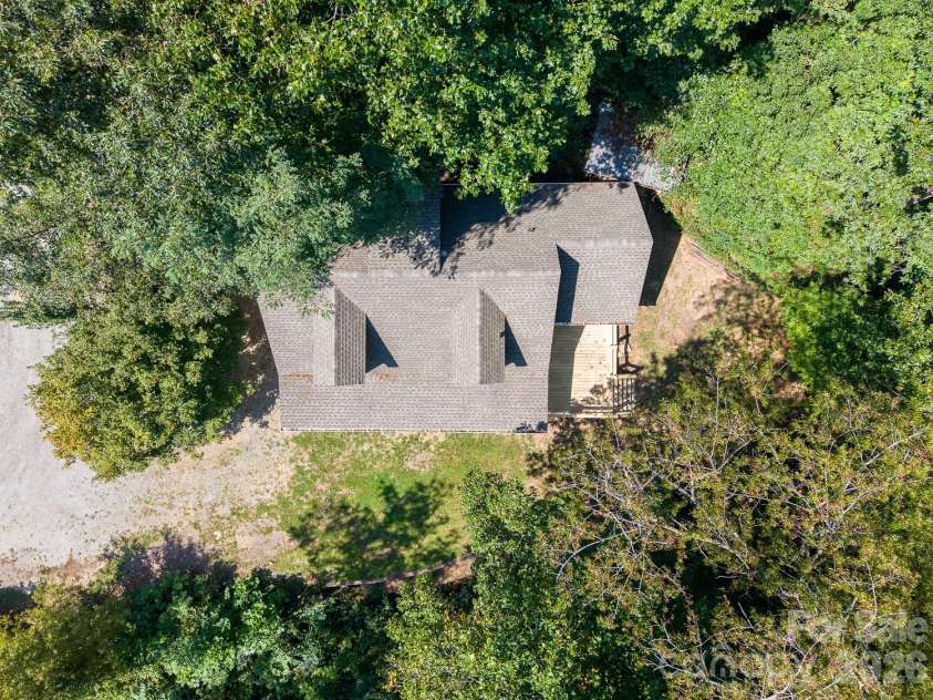 186 Sylvan Heights Drive, Sylva, NC 28773.  MLS# CAR4421307, YatesRealty ID 50635. 