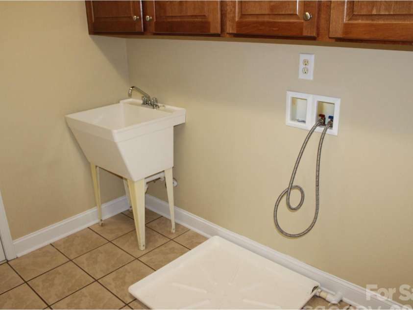1058 Lilac Lane, Salisbury, NC 28147.  MLS# CAR4424096, YatesRealty ID 50636. 