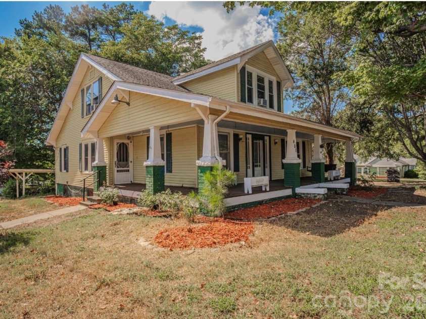 401 8th Street, Spencer, NC 28159.  MLS# CAR4424219, YatesRealty ID 50637. 