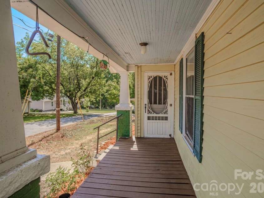 401 8th Street, Spencer, NC 28159.  MLS# CAR4424219, YatesRealty ID 50637. 
