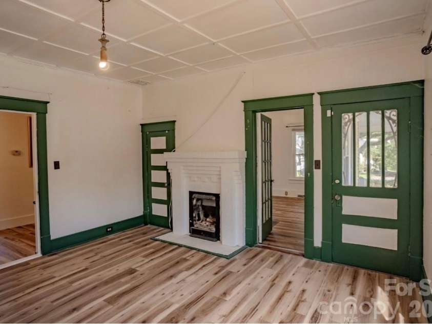 401 8th Street, Spencer, NC 28159.  MLS# CAR4424219, YatesRealty ID 50637. 