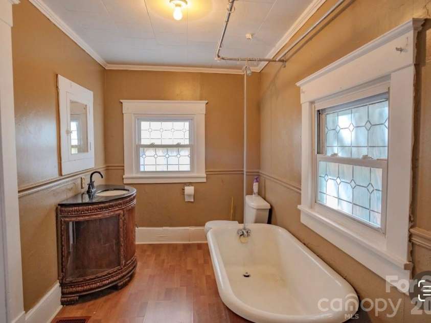 401 8th Street, Spencer, NC 28159.  MLS# CAR4424219, YatesRealty ID 50637. 