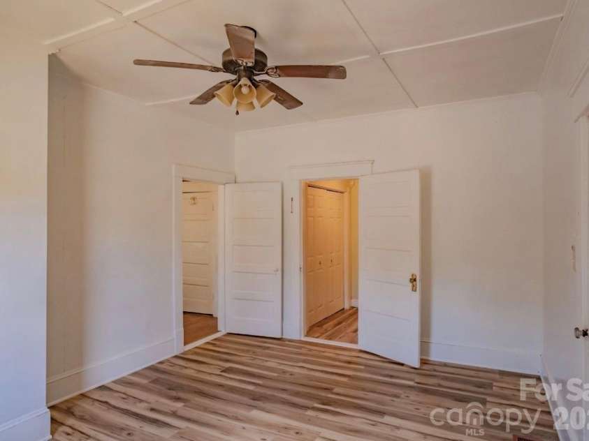 401 8th Street, Spencer, NC 28159.  MLS# CAR4424219, YatesRealty ID 50637. 