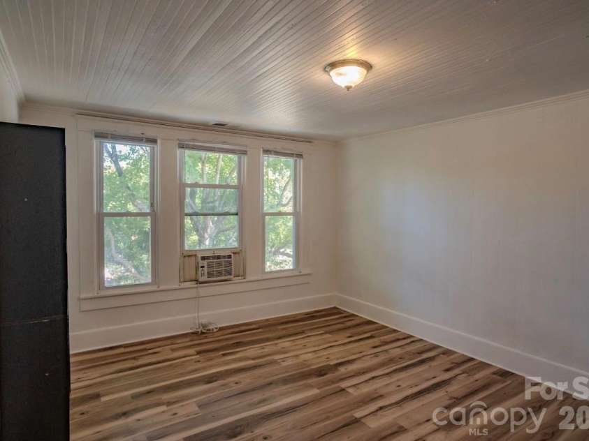 401 8th Street, Spencer, NC 28159.  MLS# CAR4424219, YatesRealty ID 50637. 