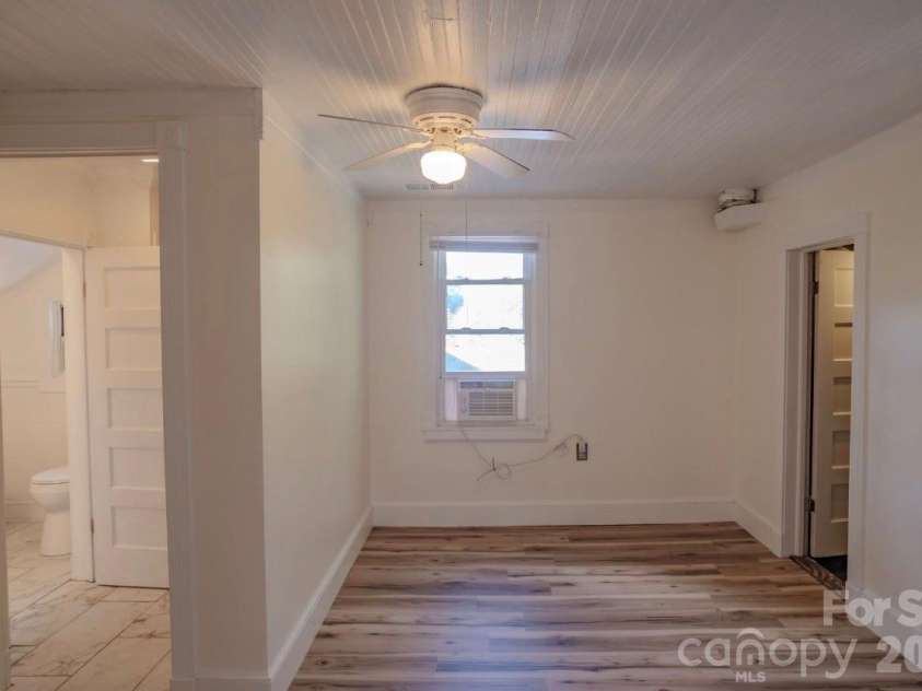 401 8th Street, Spencer, NC 28159.  MLS# CAR4424219, YatesRealty ID 50637. 