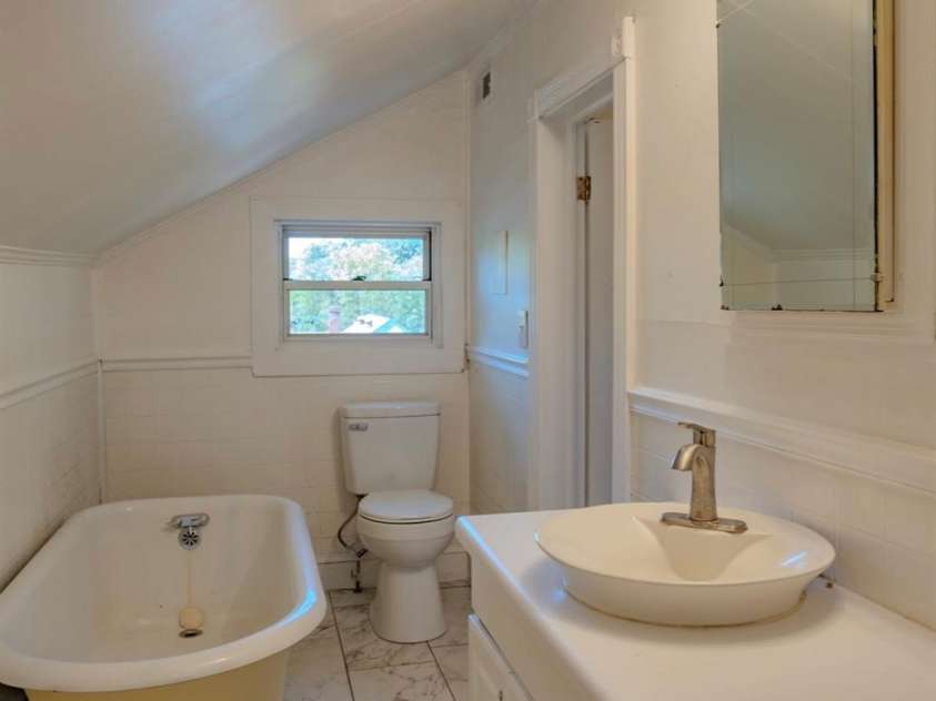 401 8th Street, Spencer, NC 28159.  MLS# CAR4424219, YatesRealty ID 50637. 