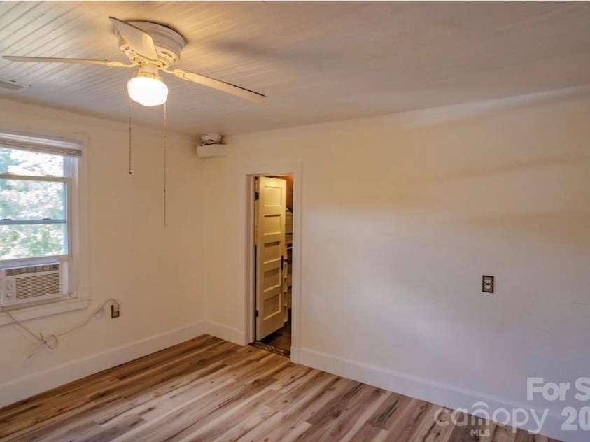 401 8th Street, Spencer, NC 28159.  MLS# CAR4424219, YatesRealty ID 50637. 