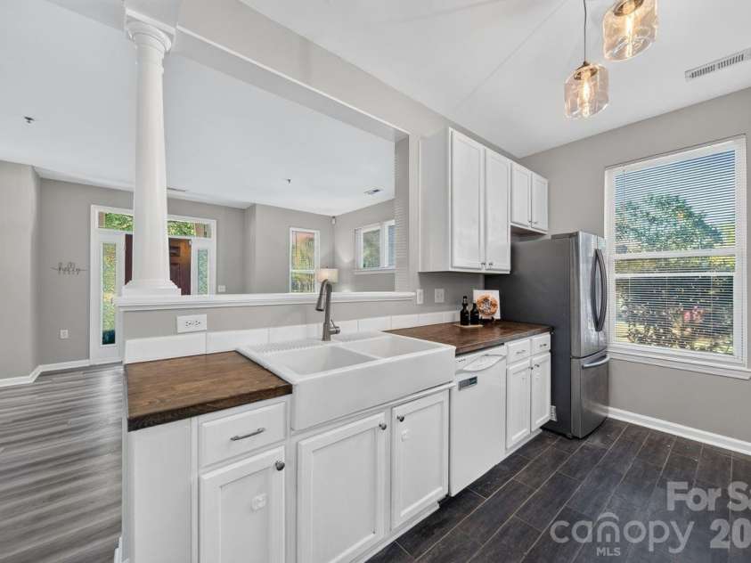 601 Davidson Street, Charlotte, NC 28202.  MLS# CAR4422859, YatesRealty ID 50638. 