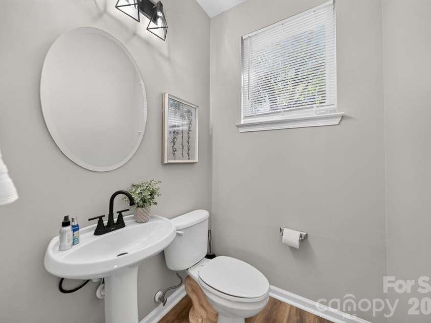 601 Davidson Street, Charlotte, NC 28202.  MLS# CAR4422859, YatesRealty ID 50638. 
