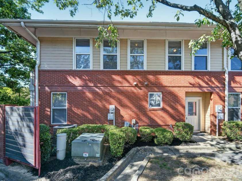 601 Davidson Street, Charlotte, NC 28202.  MLS# CAR4422859, YatesRealty ID 50638. 