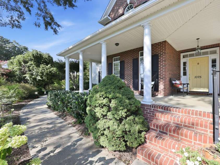 1075 Glenfield Drive, Salisbury, NC 28147.  MLS# CAR4422693, YatesRealty ID 50642. 