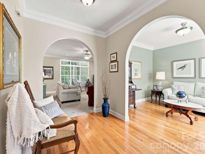 1075 Glenfield Drive, Salisbury, NC 28147.  MLS# CAR4422693, YatesRealty ID 50642. 
