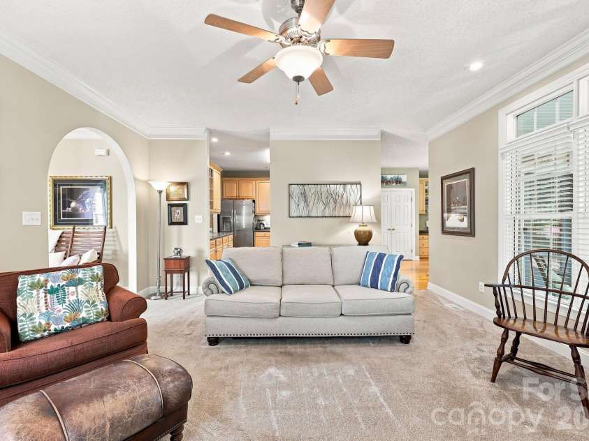 1075 Glenfield Drive, Salisbury, NC 28147.  MLS# CAR4422693, YatesRealty ID 50642. 