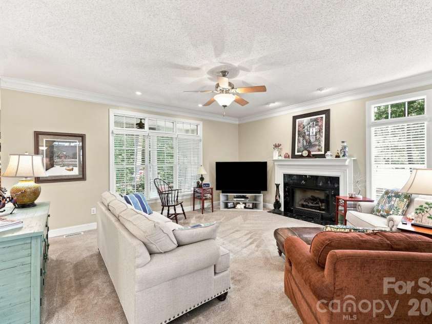 1075 Glenfield Drive, Salisbury, NC 28147.  MLS# CAR4422693, YatesRealty ID 50642. 
