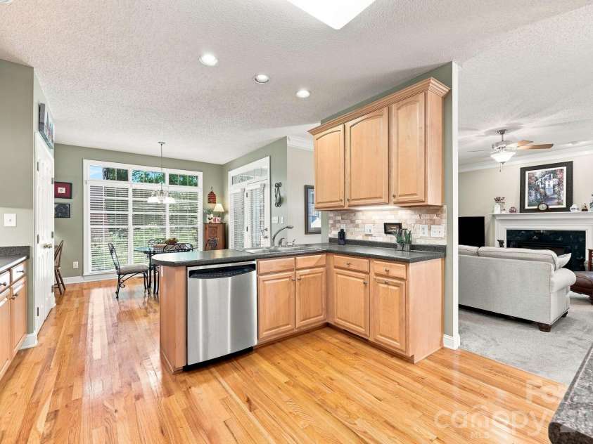 1075 Glenfield Drive, Salisbury, NC 28147.  MLS# CAR4422693, YatesRealty ID 50642. 