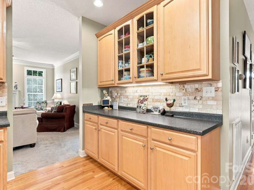 1075 Glenfield Drive, Salisbury, NC 28147.  MLS# CAR4422693, YatesRealty ID 50642. 